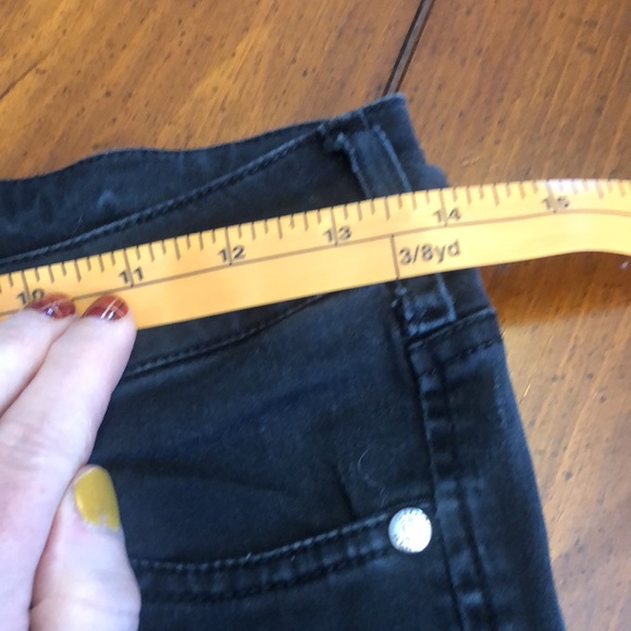 Illegal Jeans 💜 - Picture 9 of 13